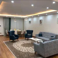 یک نفر هم خانه ...