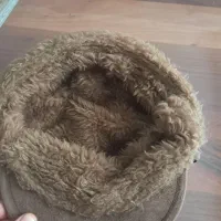 کلاه چرم خزدار|لباس|رشت, توشیبا|دیوار