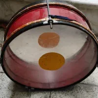 طبل و کالسکه و لباس گرم