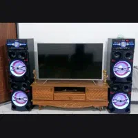 باند و میز تلویزیون