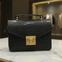 کیف|کیف، کفش، کمربند|هشتگرد, فاز ۷ مهستان|دیوار