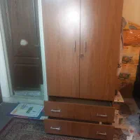 کمد جالباسی بسیار بزرگ وجادار دارای دو کشوی جادار