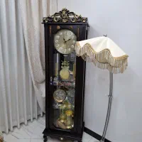 ساعت دیواری همراه با آباژور