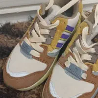 کفش نو و شیک|کفش و لباس بچه|چرام, |دیوار