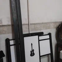 تخت فلزی