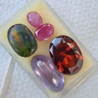 جواهر سنگ زمرد لعل یاقوت|جواهرات|شهریار, شهریار|دیوار