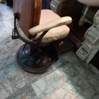 تعدادی صندلی آرایشگاه|آرایشگاه و سالنهای زیبایی|آستانه اشرفیه, |دیوار