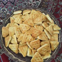 کلوچه خرمایی سیستانی، خمیر تهیه شده با شیر محلی