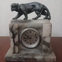 ساعت رومیزی بسیار قدیمی و سالم