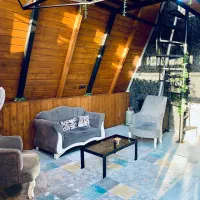 کلبه سوئیسی رشت در مکانی امن|اجارهٔ کوتاه‌مدت ویلا و باغ|رشت, حومه رشت|دیوار