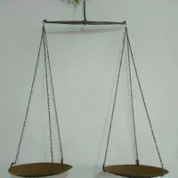 ترازو قدیمی  ( قاپان)