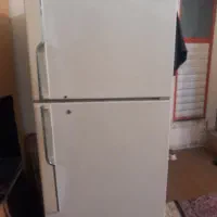 ۲ تا یخچال جنرال استیل و یک یخچال دیگه