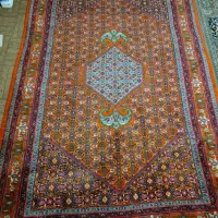 فرش دست بافت با قدمت 60ساله