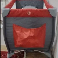 تخت و پارک کودک