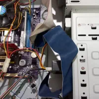 کامپیوتر تمیز و زیبا|رایانه رومیزی|لاهیجان, قیام|دیوار