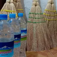 فروش تعدادی جارو و آب تقطیر کوتکوته