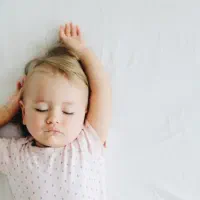 استخدام پرستار کودک