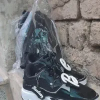 کفش نو آکبند و سانت خیاطی
