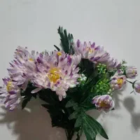 گل مصنوعی و گلدان چوبی بامبو