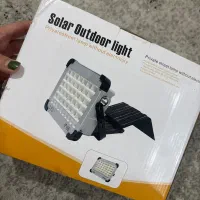 نورافکن خورشیدی قابل حمل با پول خورشیدی و پاوربانک