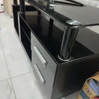 میز تلویزیون در حد نو شیشه دودی