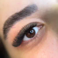 کاشت و لیفت مژه در پیروزی فقط ۱۹۸تومن