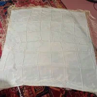 یک عدد شال ابریشم نو