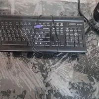 یک عدد کامپیوتر مدل لمسی جدید