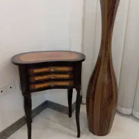 میز تلفن و گلدان