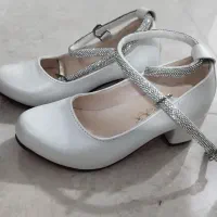 دو عدد کفش بچه گانه سایز ۲۷و۲۸