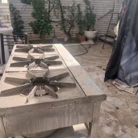 یک عدد اجاق تابشی ویک عد اجاق گاز ۳شعله پایه بلند
