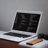 طراحی وبسایت و انواع اپلیکیشن های اندروید و IOS