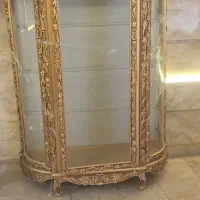 ویترین طلایی باشیشه های سالم