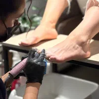 خدمات تخصصی درمانی و زیبایی پا