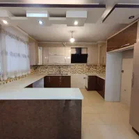 واحد ۱۲۵ متری/سه خوابه/طبقه دوم/خ هشت بهشت غربی