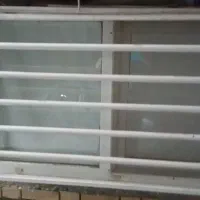 پنجره دوجداره با حفاظ و فرم