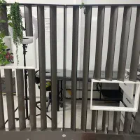یک جفت پارتیشن و جدا کننده و همچنین کمد سه طبقه