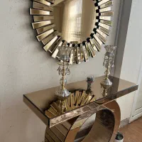 آیینه و کنسول