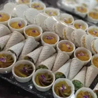 انواع حلوا و خرما گردو انجام میشود