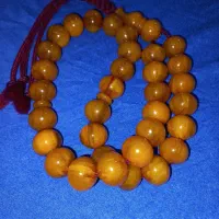 تسبیح سندلوس رگه دار کهنه آلمان ۸۰گرم به قیمت|جواهرات|تهران, خانی‌آباد|دیوار