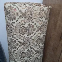 دو عدد پشتی در حد نو