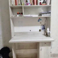 میزتحریر و کتابخانه در حد نو