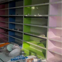 دکور و قفسه های فروشگاه بچه گانه