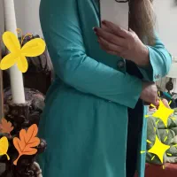 تعدادی لباس ومانتوی اسپرت و کفش و دمپایی روفرشی