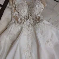 لباس عروس در حد نو