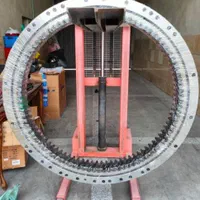 دنده گردون بیل مکانیکی ۳۶۰ دلتا و ۲۳۰ زوملاین اصلی|قطعات یدکی و لوازم جانبی|سیرجان, |دیوار