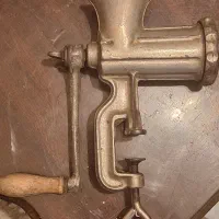 چرخ گوشت دستی ۱۰۰ ساله