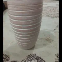 دوعدد گلدان یکی سفالی ویکی شیشه ای استوانه ای