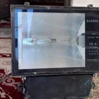 پروژکتور  بزرگ