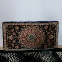 پشتی فرش